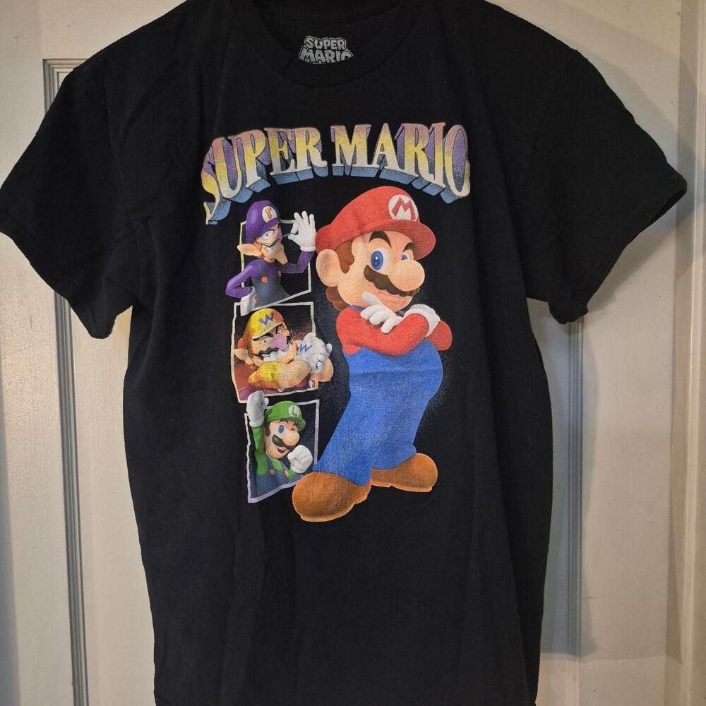 Nintendo Men's Black T-shirt